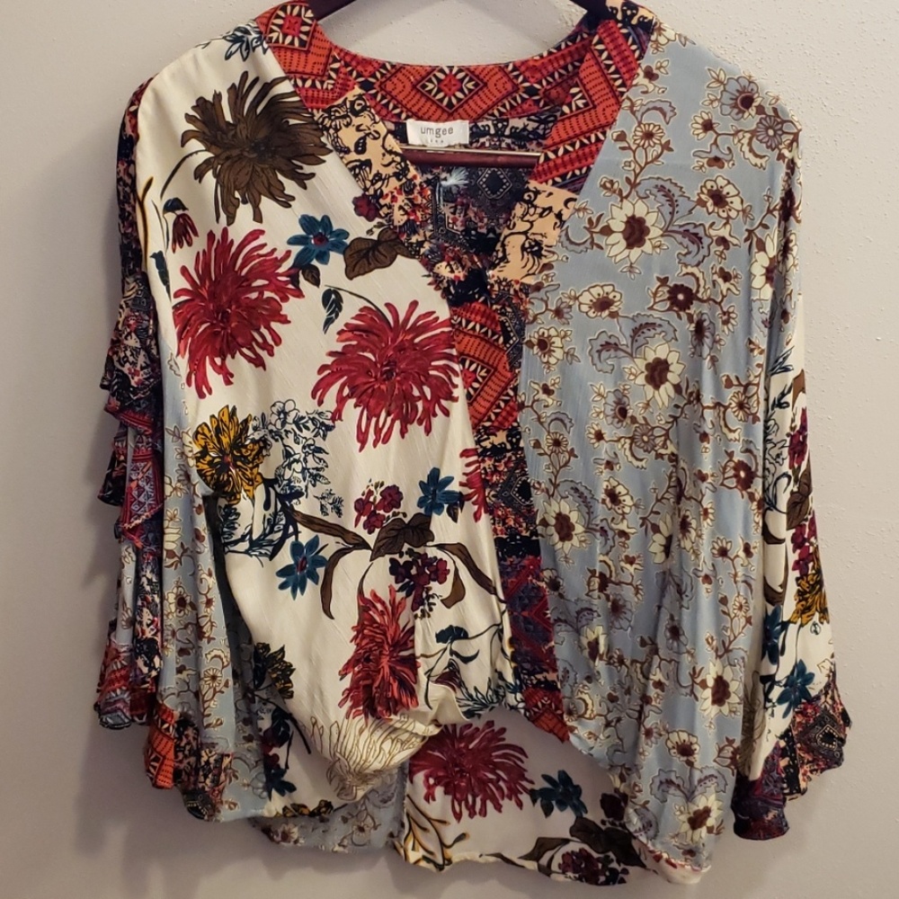 Umgee split sleeve blouse